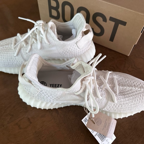 Yeezy Boost 350 V2 All white Bone/Bone/Bone Size 11 - Picture 6 of 8